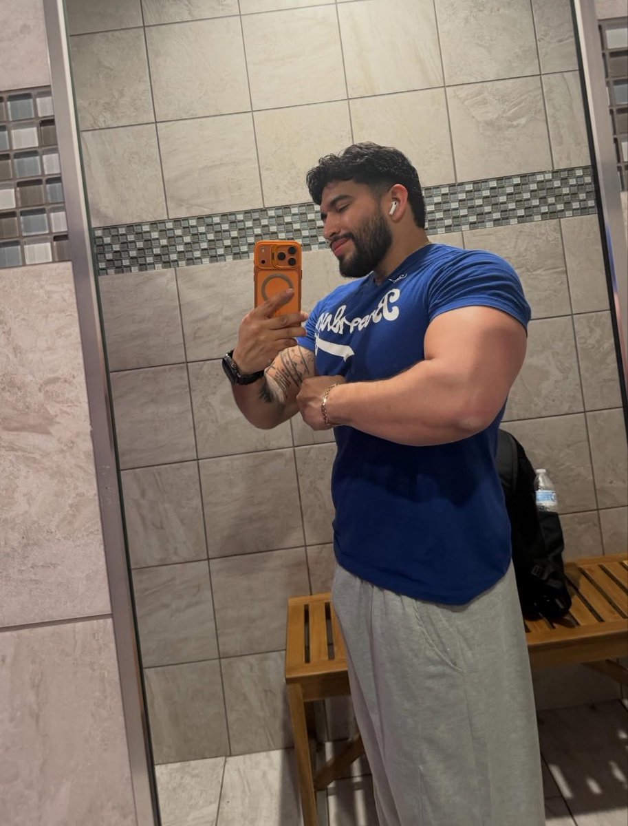 blue collar men tweet media