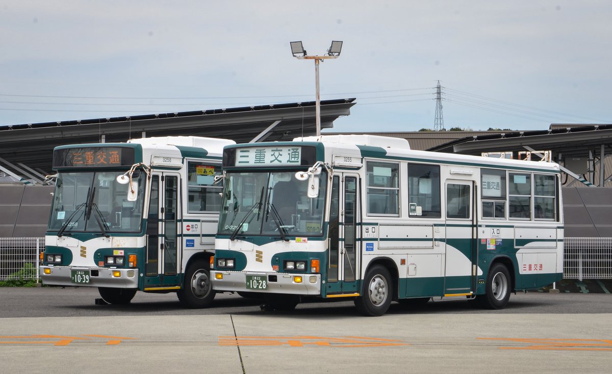 Xjapantoshi2's tweet image. 先日、三重交通のジャーニーKを起用した貸切会に参加させて頂きました。

自分にとって初の三重県、初のジャーニKーでした！楽しかったです✨️

三重交通C-3255/C-3258
         (KC-LR333F改)

主催者様、その他関係者の皆様、ありがとうございました。
#ラスト幕ジャーニーVISONへ誘えツアー
#VISON