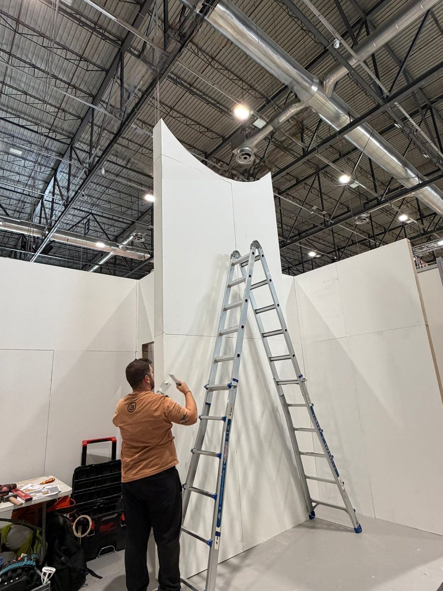 stands dm spacio tweet media