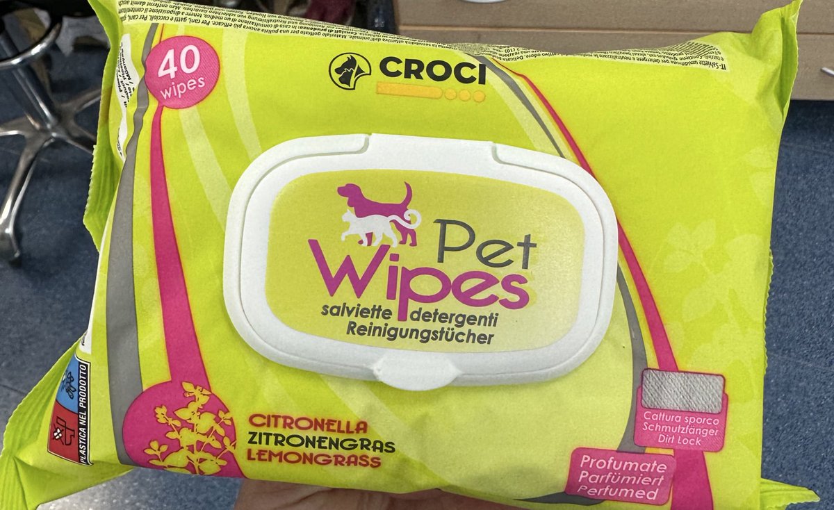 Laura 🌻 tweet media