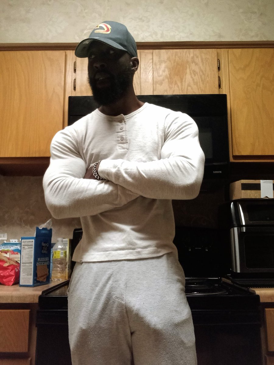 bowenb23king's tweet photo. 😏😏😏🏋🏿😜🍫🍫🍫 https://t.co/qEDWoJz4hw