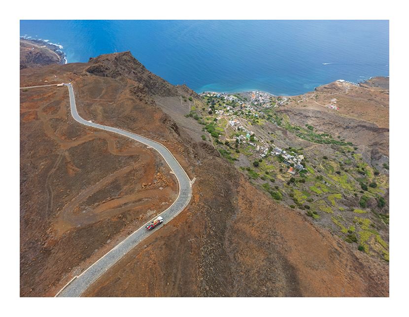 O Vale de Tarrafal de Monte Trigo, no concelho de Porto Novo da #IlhaSantoAntão, possui um dos poucos cursos de água permanentes do arquipélago de #CaboVerde e até chegou a ser considerado o seu uso para geração de energia hidroelétrica #EERR