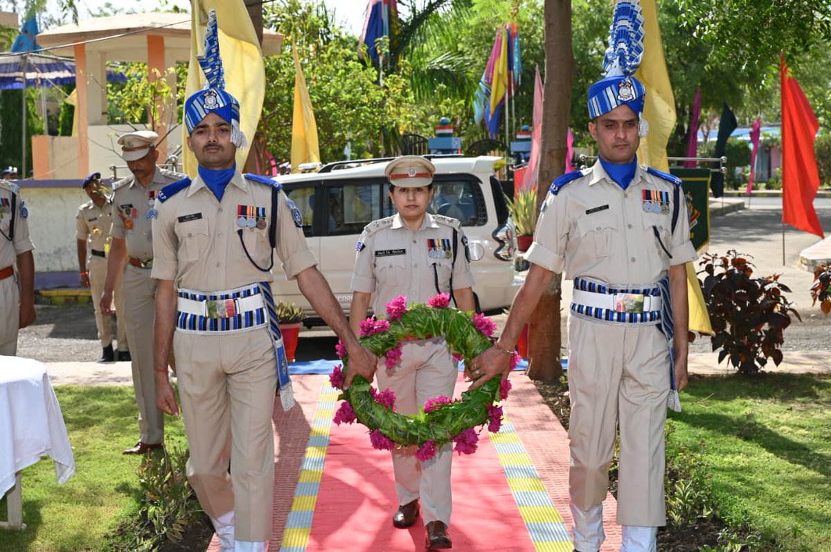 107BNRAF tweet media