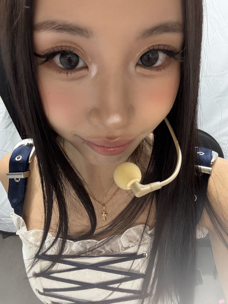 chaeyoung daily tweet media