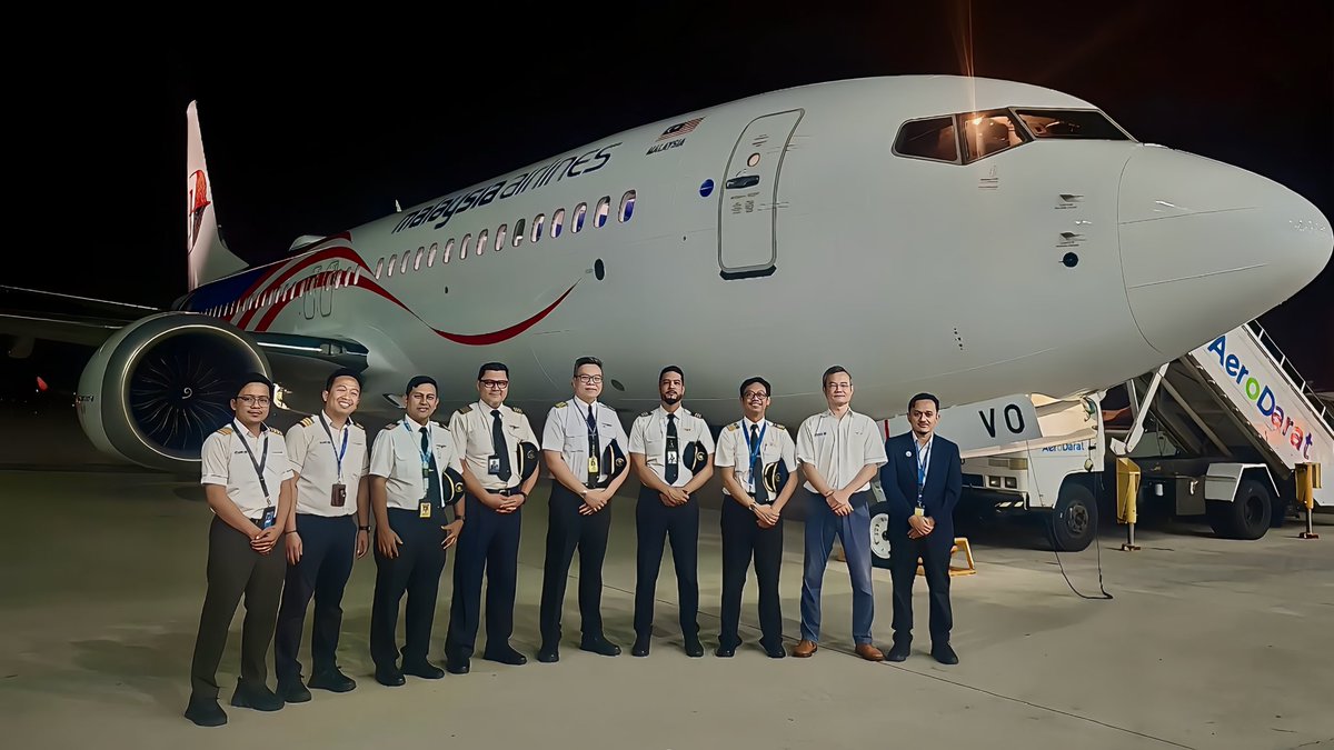 Malaysia Airlines tweet media