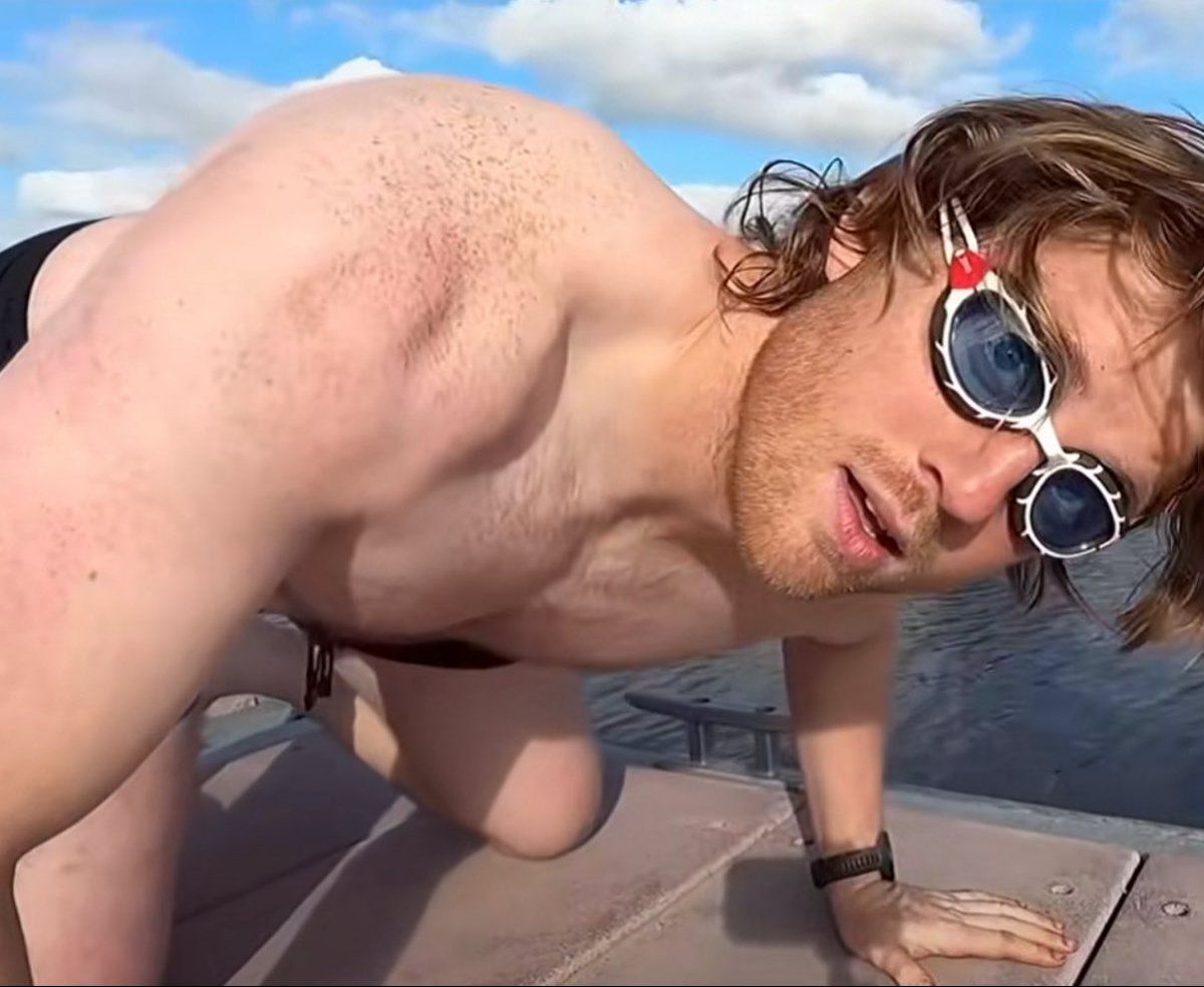 𝐜𝐫¡𝐬 | ᴅᴜɴᴄᴀɴ ᴛʜᴇ ᴛᴀʟʟ's ʙɪᴛᴄʜ tweet media