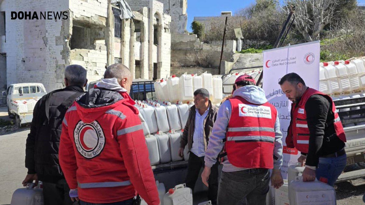 dohanews's tweet image. The #Qatar Red Crescent Society (@QRCS), in coordination with its Syrian counterpart, has distributed 8,000 #food parcels and 1.28 million litres of heating oil to about 40,000 internally displaced people, marking the launch of the first phase of an #emergency aid project in