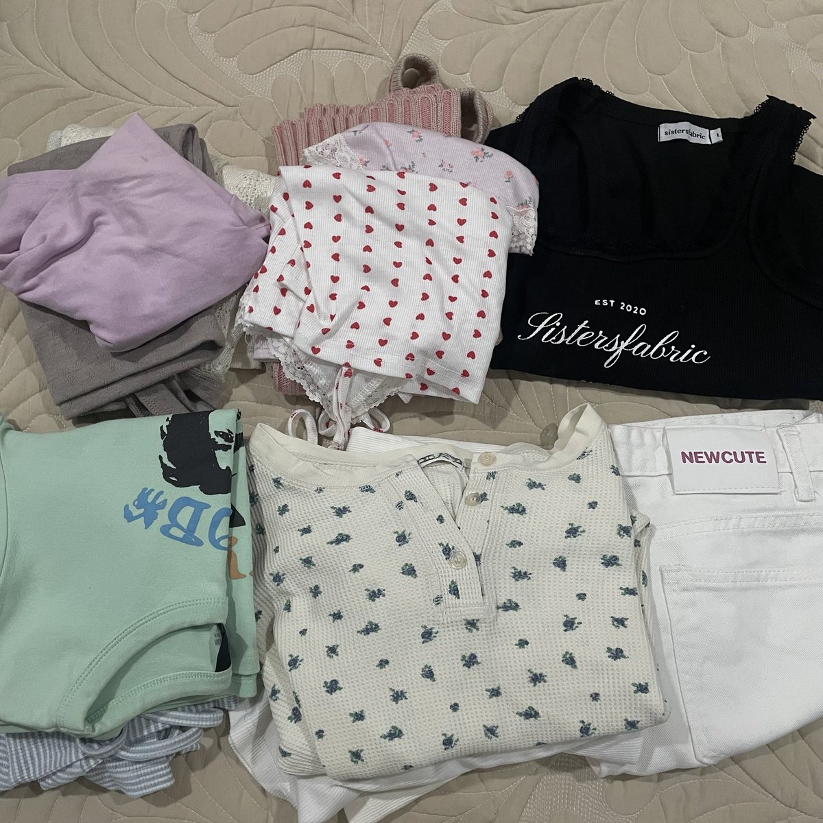 ส่งต่อเสื้อผ้า ̣̩˚̣̣⁺̣‧.❤︎. tweet media