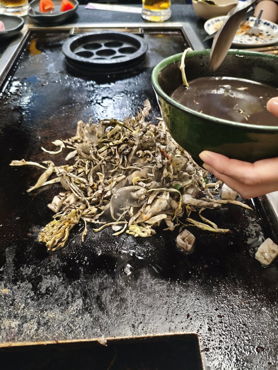 welle73's tweet photo. 不定期に通う三久（@monzensankyu）で、今年度室内楽チームの決起集会！新たなトッピング「イカスミ」と出会う。今夜は欠席者がいたので、また集合しなきゃ！ごちそうさまでした〜♪ https://t.co/QcTm9fXvtK