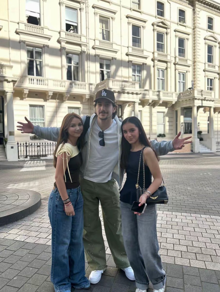 Milo Manheim Access tweet media