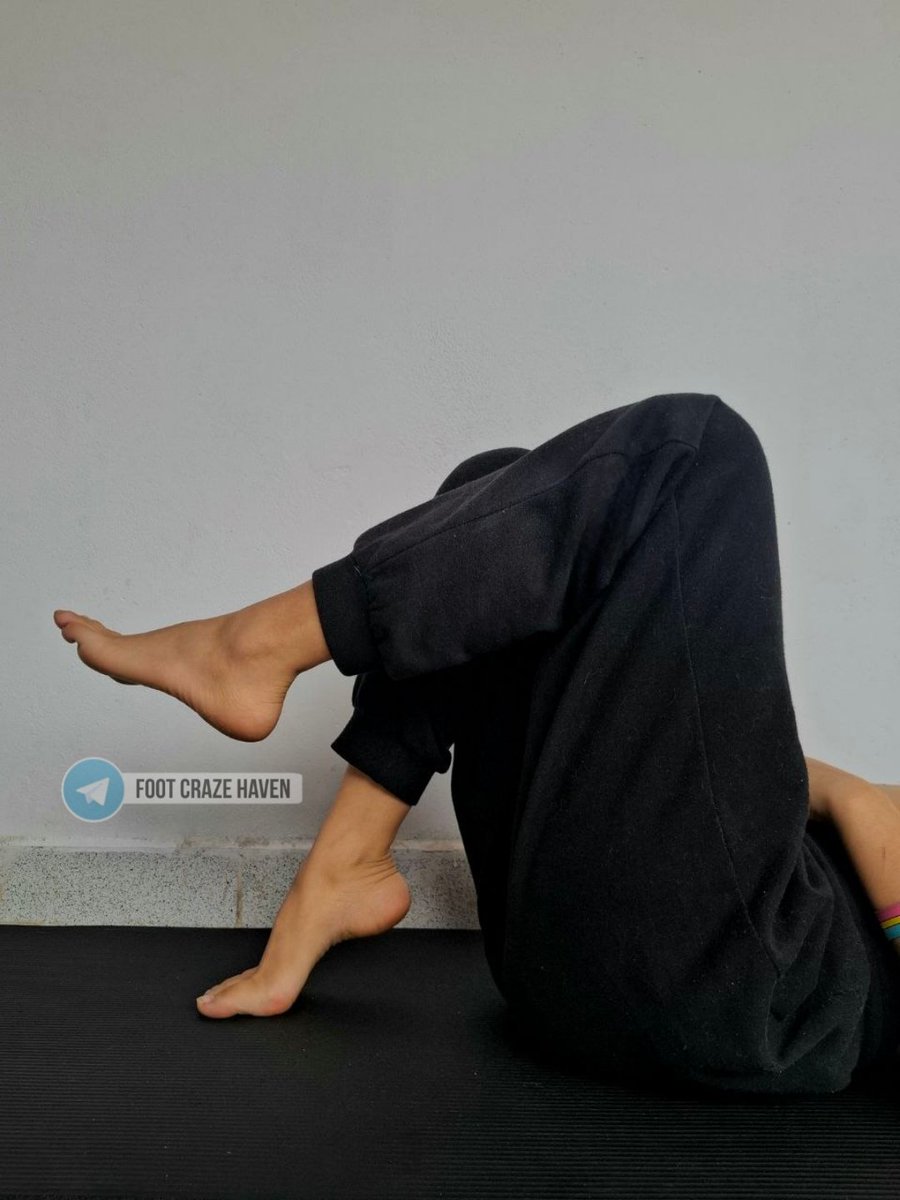 footcrazehaven's tweet photo. The real curves 😋🦶🏻

#footfetısh #feetworshi̇p #barefoot https://t.co/CbRfsIQWom