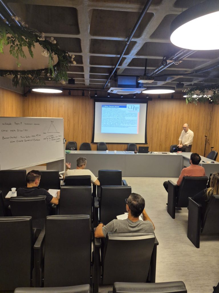 𝐍𝐨𝐯𝐚𝐬 𝐝𝐚𝐭𝐚𝐬 𝐝𝐞 𝐜𝐞𝐫𝐭𝐢𝐟𝐢𝐜𝐚𝐜̧𝐨̃𝐞𝐬
Estão abertas as inscrições para as novas turmas dos cursos preparatórios para certificações CPA, C-Pro R e C-Pro I, com aulas presenciais a partir de 12 de maio, na sede do Sindicato. tinyurl.com/mrsbus28