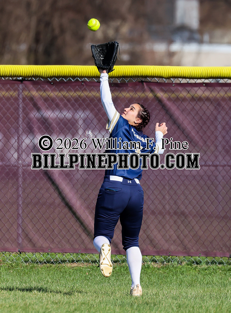 bill_pine's tweet photo. Softball  @newburghschools vs @khsflagfootball game photos posted on @MaxPreps and on 
https://t.co/fquySWfsJw
@MaxPrepsPR @AthleticsTiger @SectionIXSports @OCIAASports @MrHerrera_AD https://t.co/beCcJBSxsH