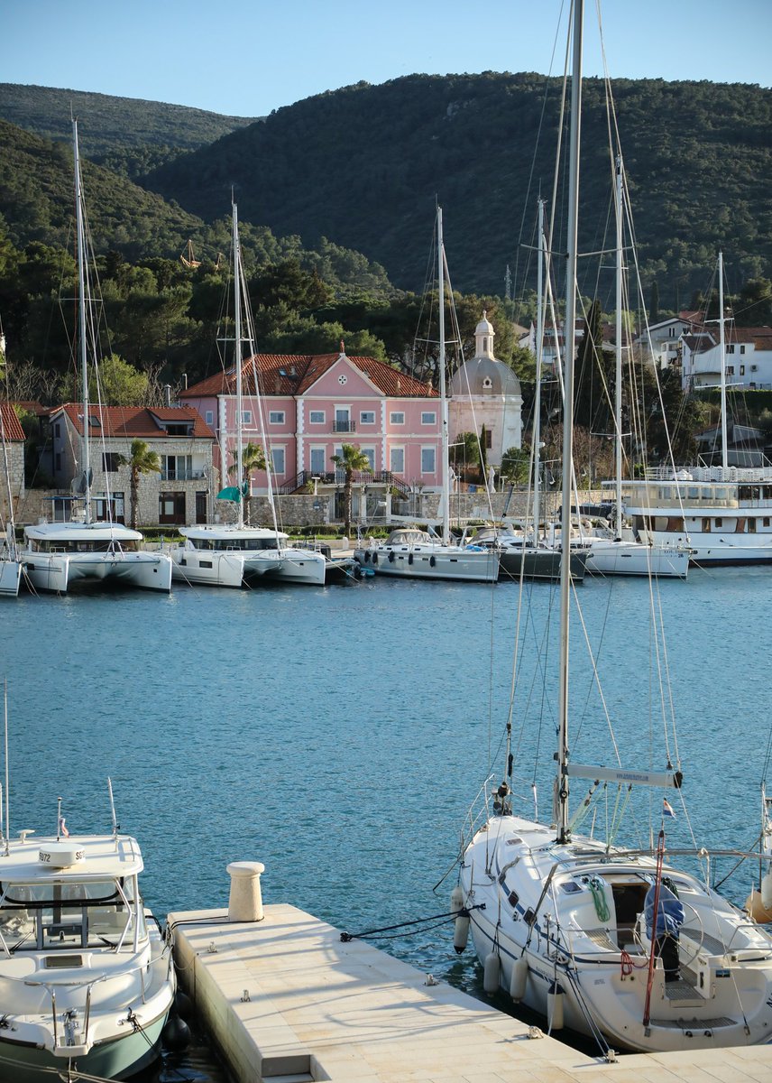 ToursDubrovnik's tweet image. Exploring the stunning Dalmatian coast 👇👇👇
dubrovnik-tourist-guides.com/balkan-tours/b…
#croatia #traveltips #travel #vacation