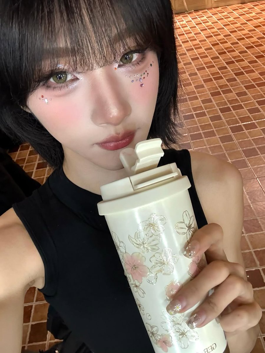 HUYETAO posts on Instagram & Xiaohongshu. Cherish every second
