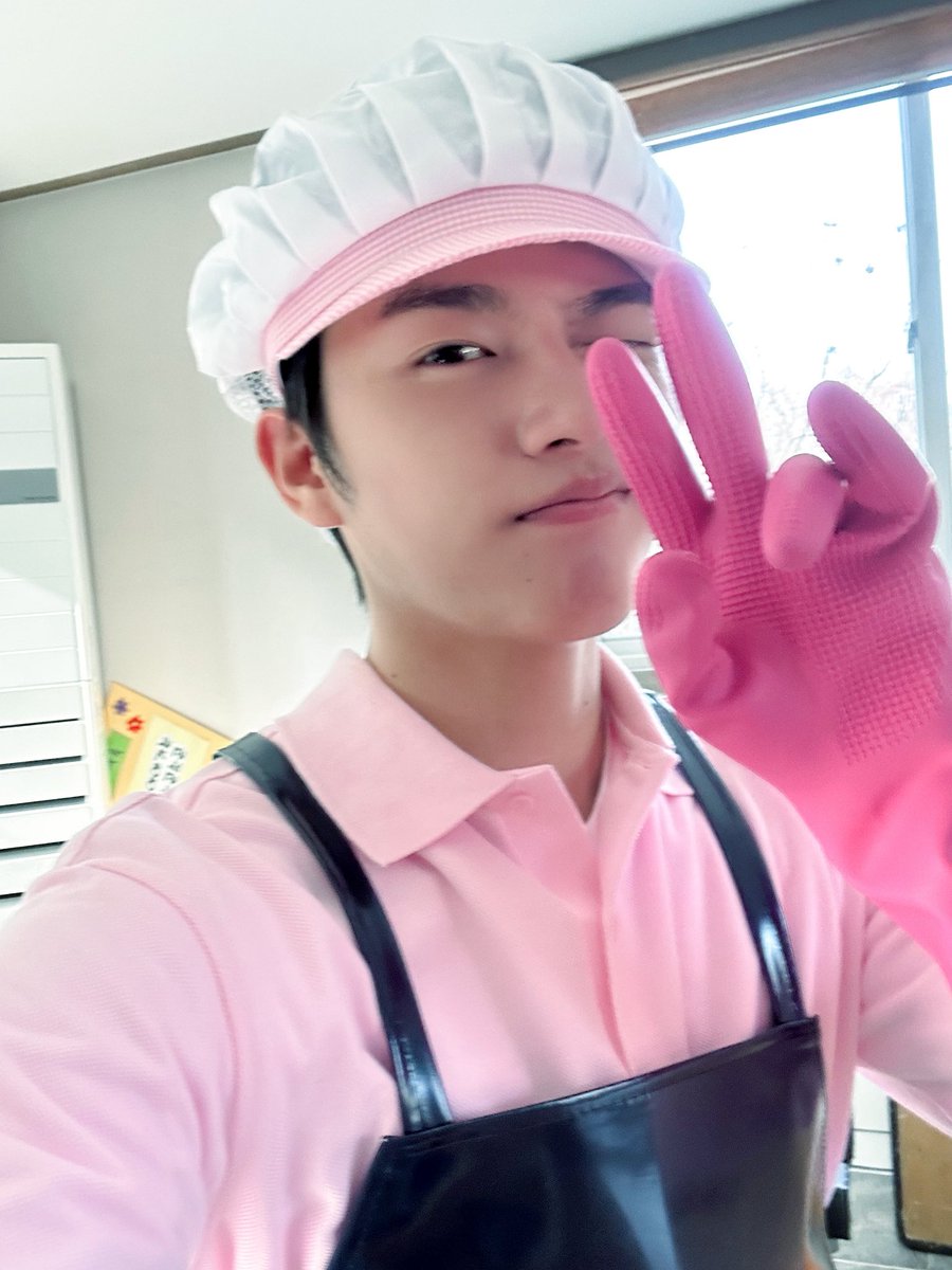 GHOST9OFFICIAL's tweet photo. [📸]

지천이 셀카 기다렸지?

#GHOST9 #고스트나인
#LEEJINWOO #이진우
#심우면연리리 https://t.co/k6TF6Rksfz