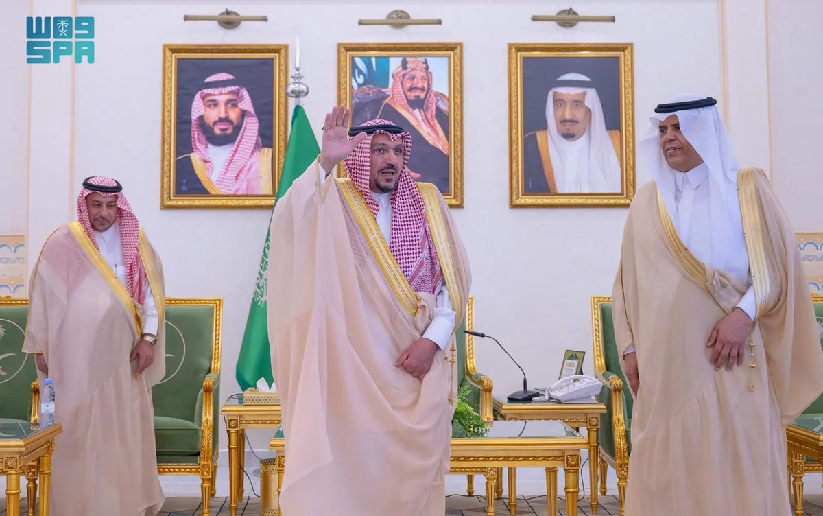 SPAregions's tweet photo. أمير منطقة القصيم يكرّم 38 طال��ًا وطالبة بجائزة وزارة التعليم "منافس".
https://t.co/R3aZQ7D8kb
#واس https://t.co/4JwJI1X42Z