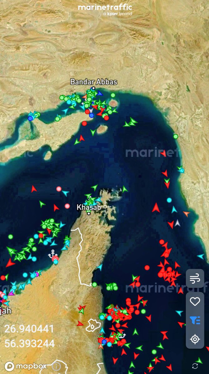 DanielAlpert's tweet photo. Real time: Still almost no traffic through the Strait of Hormuz (red = tankers; green = cargo) except a handful of Iranian, Chinese and Indian ships.  Many hundreds more still at anchor on both sides. And the oil market is responding to this "non-truce," accordingly. https://t.co/6gyA7OHY26