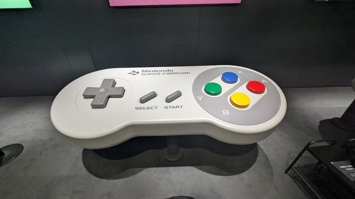 tansan_765's tweet photo. クソデカコントローラー https://t.co/5J4qteISM6