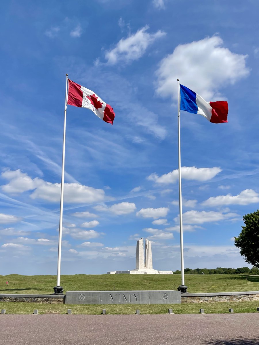 Kevin Vuong 🇨🇦 tweet media