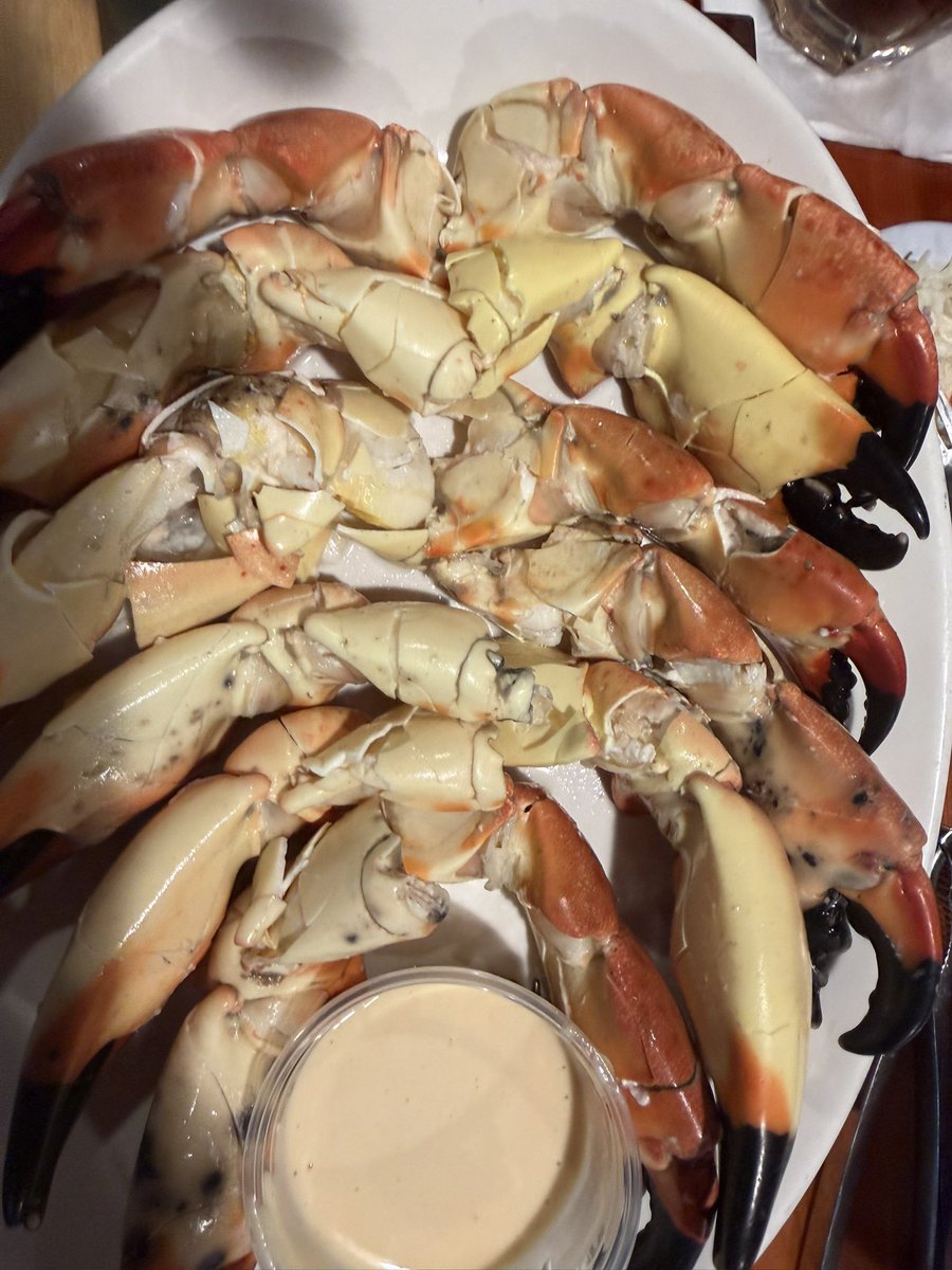 GoneFishingKeys's tweet photo. What an amazing day after hours April 7th. I loaded up 900 shares of $MU before close, at 6:30 pm I catch a big gap up on ceasefire news. I made $17k plus . I not have to trade rest of week /month. Went for stone crabs @AjTrader7 my teacher/ goat! I wanted $8k on last piece https://t.co/92opgcZ7SH