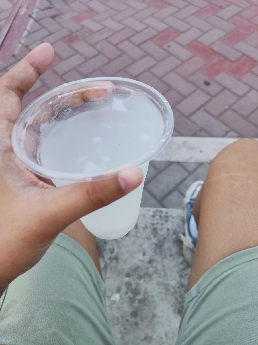 Buko Juice after walking...the best!
Accompanied by CNBLUE and Yong Hwa's music para sa mas mabilis na tibok ng puso HAHAHAHAH

My One Last Day Tee became my Night Walk/Run uniform 😂