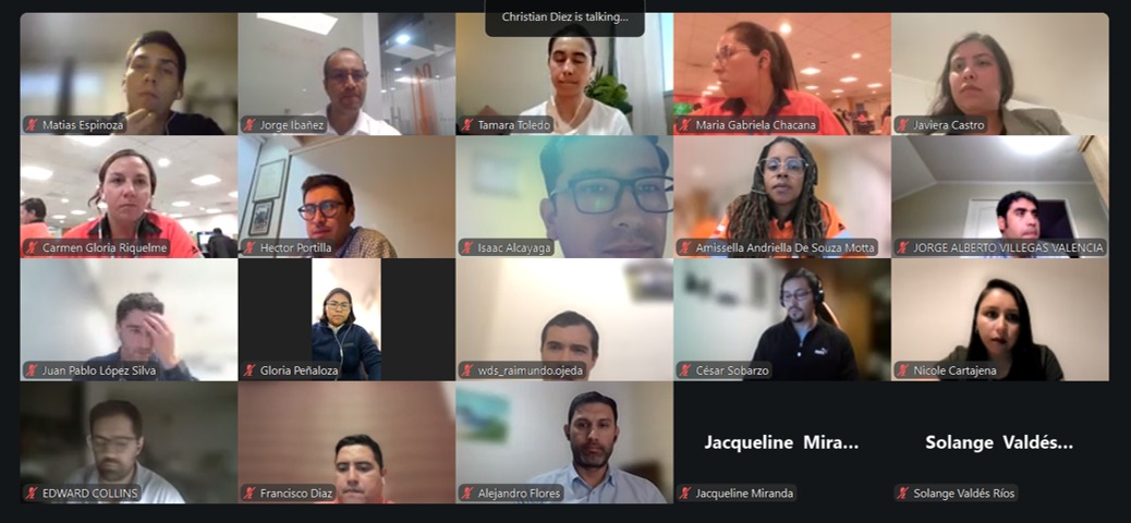 edexuchile's tweet photo. ¡Ya comenzó el Diplomado en Dirección y Gestión de Proyectos! ✨ 📷   

Los estudiantes fueron recibidos virtualmente por el Director de Postgrado Profesional y el profesor Eduardo Contreras.   

Conoce más de este Diplomado en https://t.co/i5VnOhwFcJ  #EdEx #UChile #Proyectos https://t.co/8SMslQCn9n
