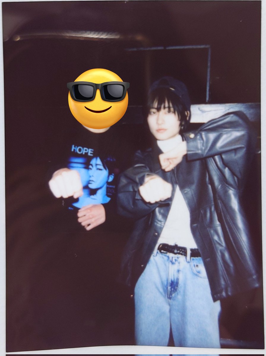 T_BiSHWHYZ's tweet photo. 衣装っぽく無くて好き！！

#ExWHYZリキッド  #mikina_ExWHYZ
#maho_ExWHYZ
#本日のちぇきな  #まほのおチェキ https://t.co/LrUXeDypqf