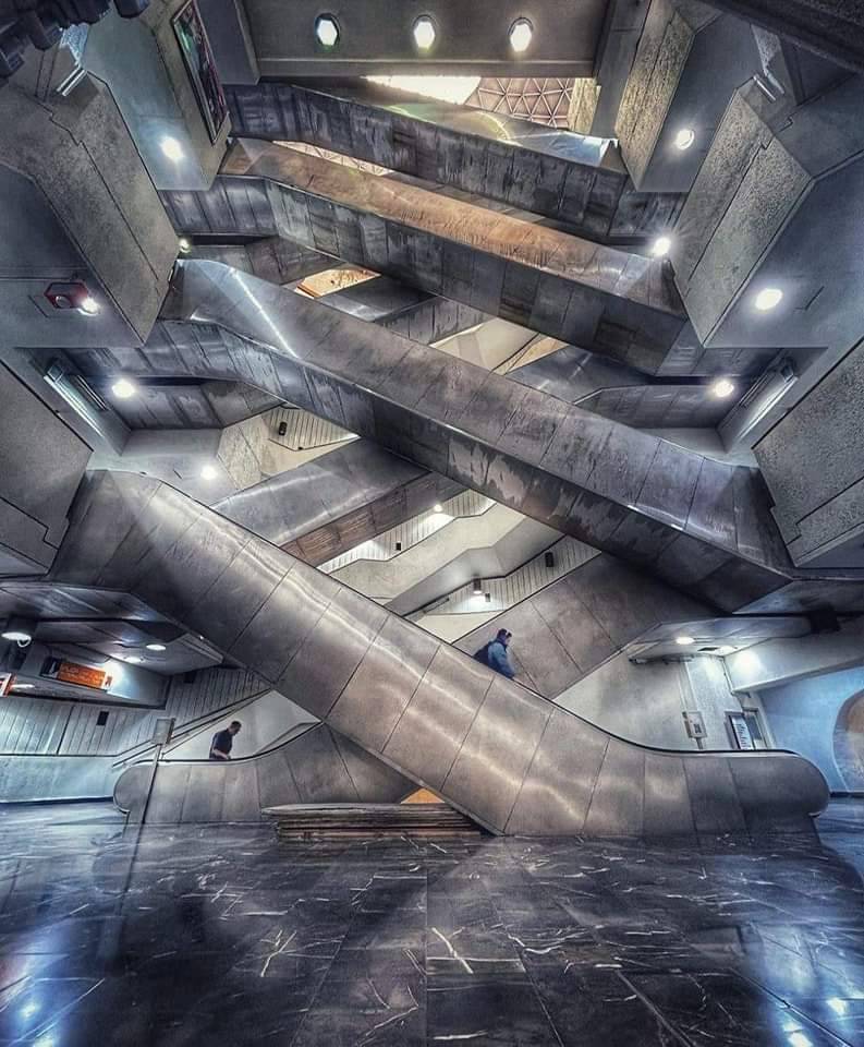 jesseja1mes's tweet photo. #KornoEnVivo olí korno, olí airto y tener q subir estas escaleras https://t.co/00eS1YvJBd