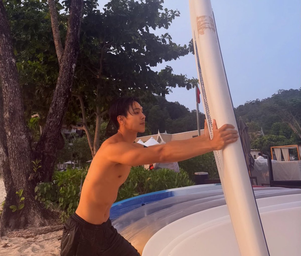 โลโซ tweet media