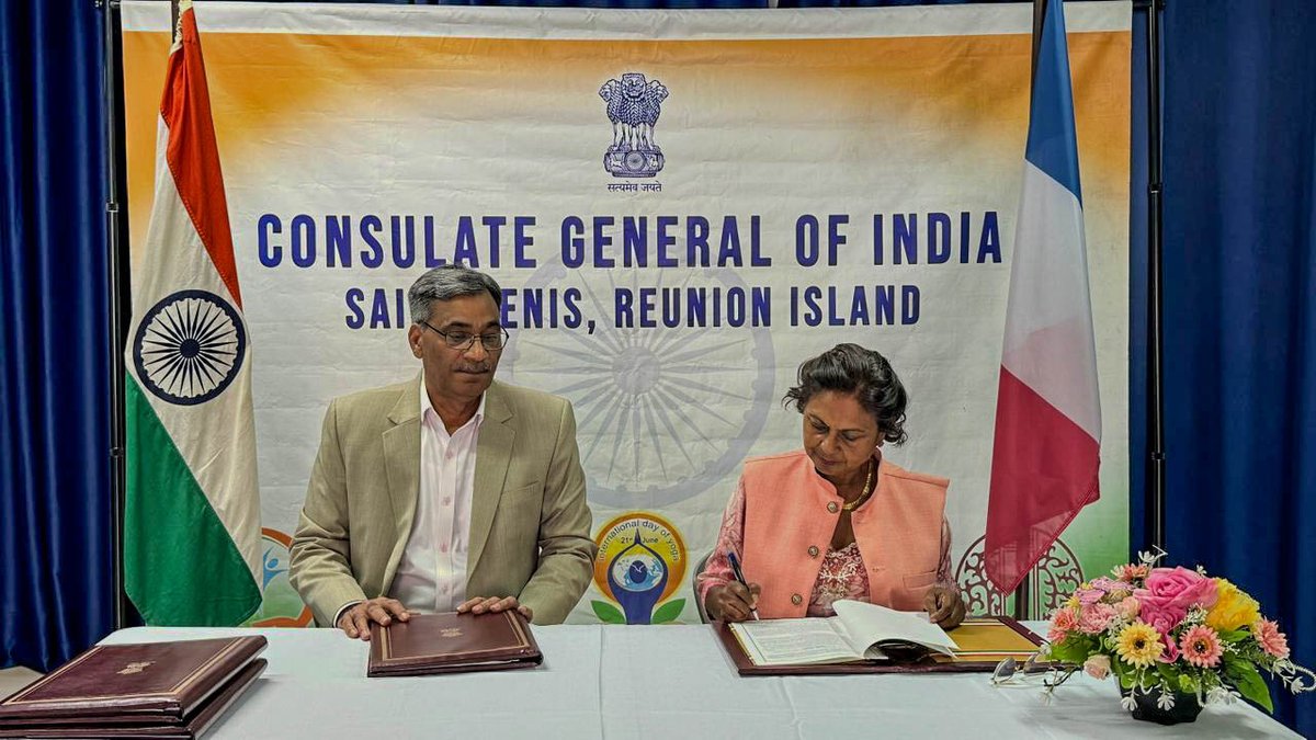 consulat_l's tweet image. Un protocole d’accord (MoU) visant à établir une coopération et une collaboration dans le domaine du #yoga entre le Morarji Desai National Institute of Yoga (Ministry of Ayush, Government of India, Inde)