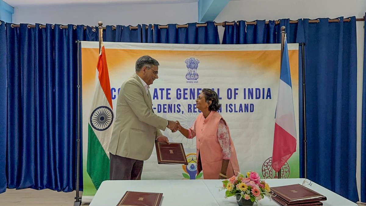 consulat_l's tweet image. Un protocole d’accord (MoU) visant à établir une coopération et une collaboration dans le domaine du #yoga entre le Morarji Desai National Institute of Yoga (Ministry of Ayush, Government of India, Inde)