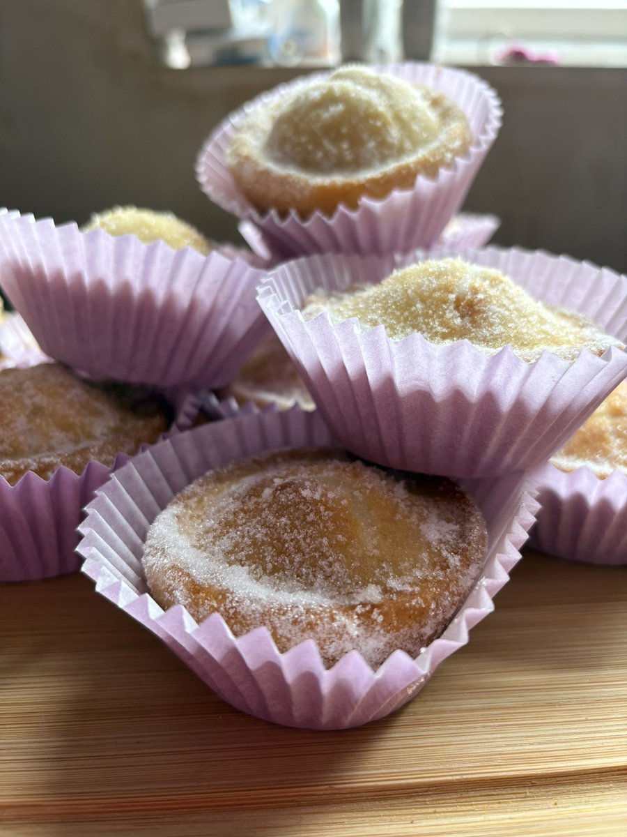 thebakingnanna1's tweet image. It’s fakeaway #pizza night 😍so that means pizza swirls and I did a bit of baking in between 😊I made the giant chocolate buttons shortbread and some strawberry jam Duffins