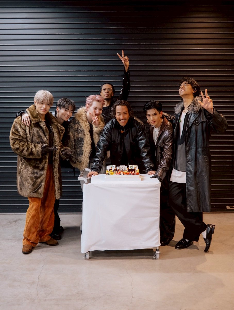 psyfe_member's tweet image. THE ROOTS OSAKA 🤠
It was amazing 🔥🔥🔥

And it’s my birthday!!
Thank you so much, everyone 🥹