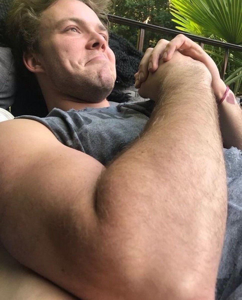 ashton irwin hq tweet media