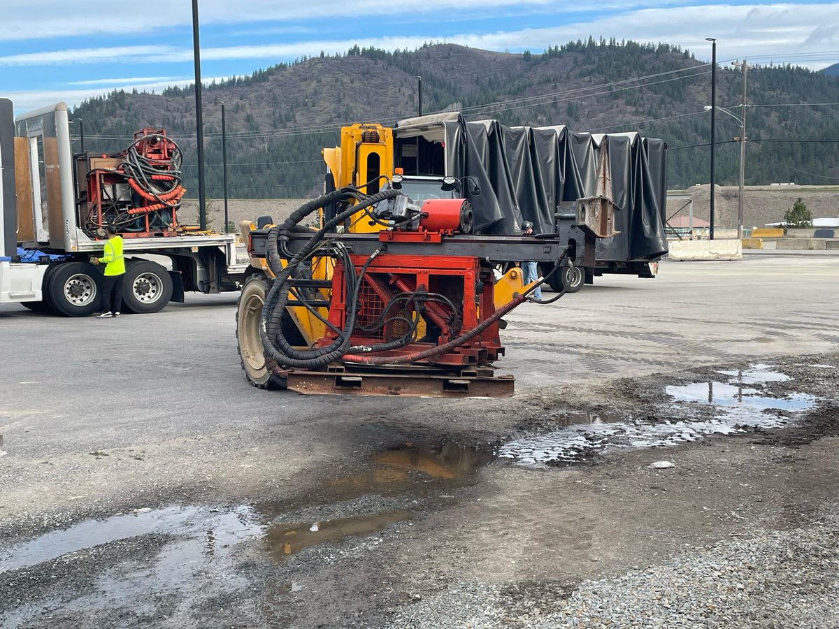 bnkrhillmining's tweet photo. ⚡ Drill rig has officially arrived on site at the Bunker Hill Mine, and with it, the start of our 2026 drill campaign.

This program marks another important step as we continue to build momentum toward production. The focus: expanding and upgrading our resource, tightening mine planning, near-mine exploration and unlocking additional value across the deposit.

Great to see the team and partners mobilizing safely and efficiently. Looking forward to sharing results as the program progresses.

$BNKR.V $BHLL
#Mining #ResourceGrowth #SilverValley #Zinc #Lead #Exploration