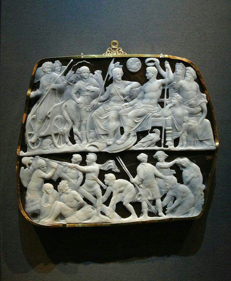 MarianDeaconu's tweet photo. Ancient Roman cameo, showing the apotheosis of the emperor Augustus.
credit Pinterest
#AncientRomancameo, #emperorAugustus. https://t.co/FF4Znsn4k0