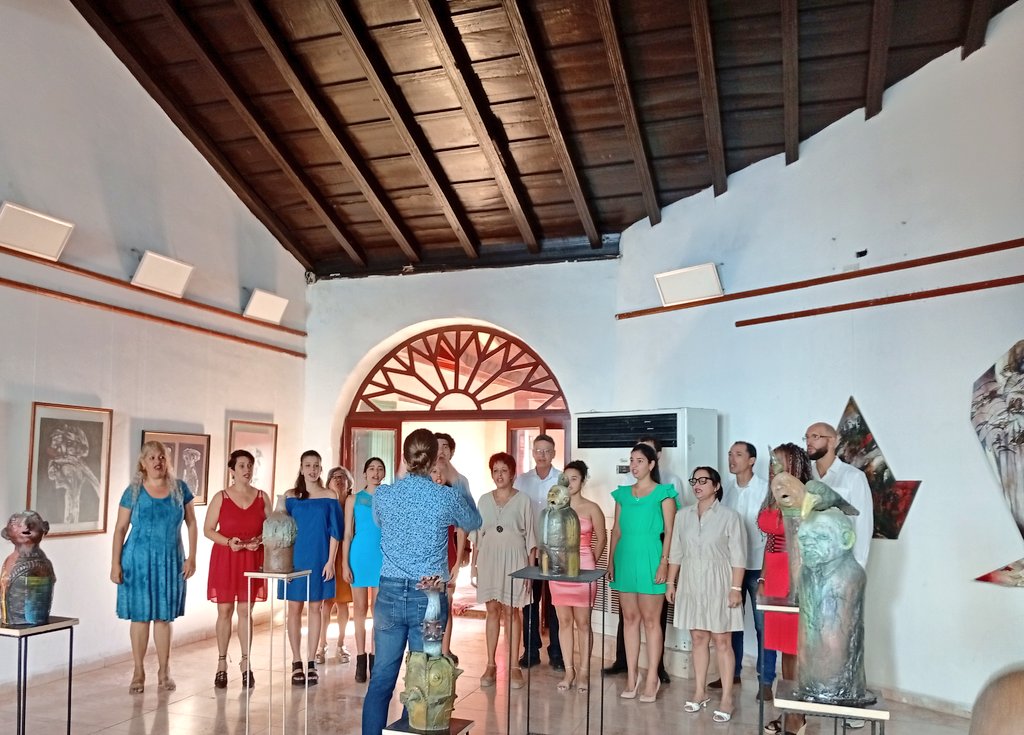 casaguayabera's tweet image. 🇨🇺 Inauguran exposición de Agustín Villafaña (El Yeti) en Galería Provincial de #SanctiSpíritusEnMarcha.
Cerámicas, grabados, óleos del artista a merced del público espirituano.
.
.
.
#ArteFiel
#65Uneac
#100Fidel