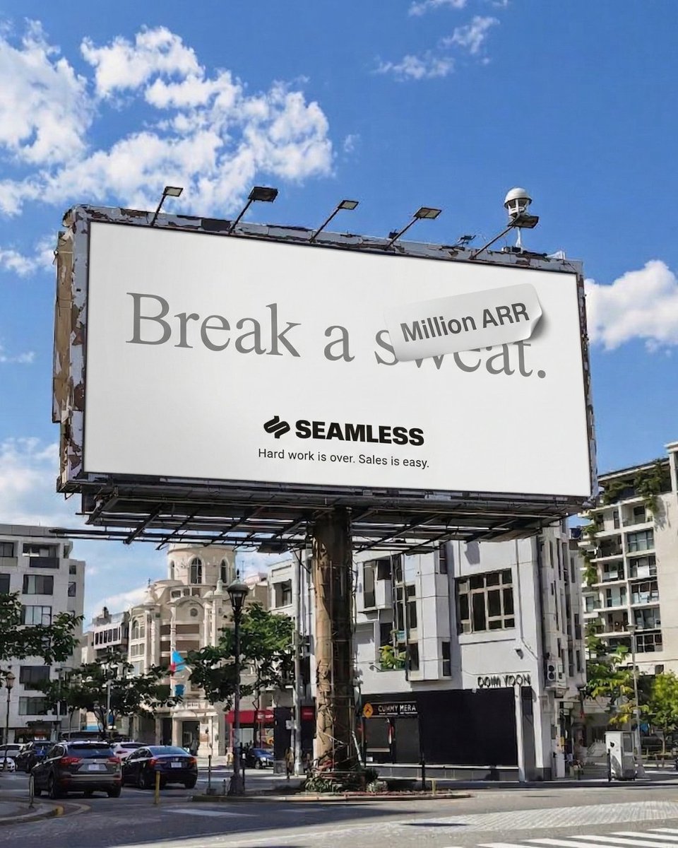 Seamless tweet media