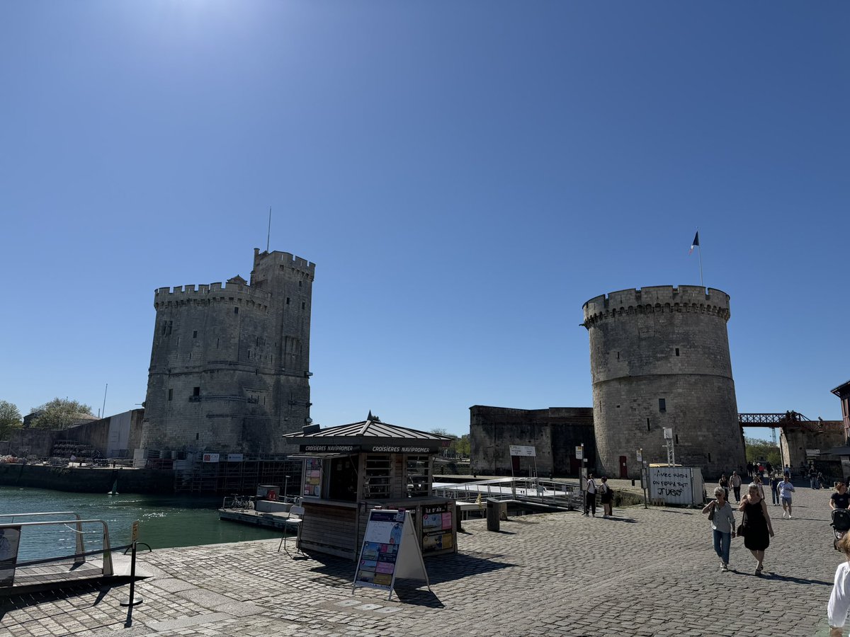 alk_info's tweet photo. Une glorieuse journée ensoleillée à La Rochelle…

#Iamaway #hols #cruise #france https://t.co/IiZiQCOLMB
