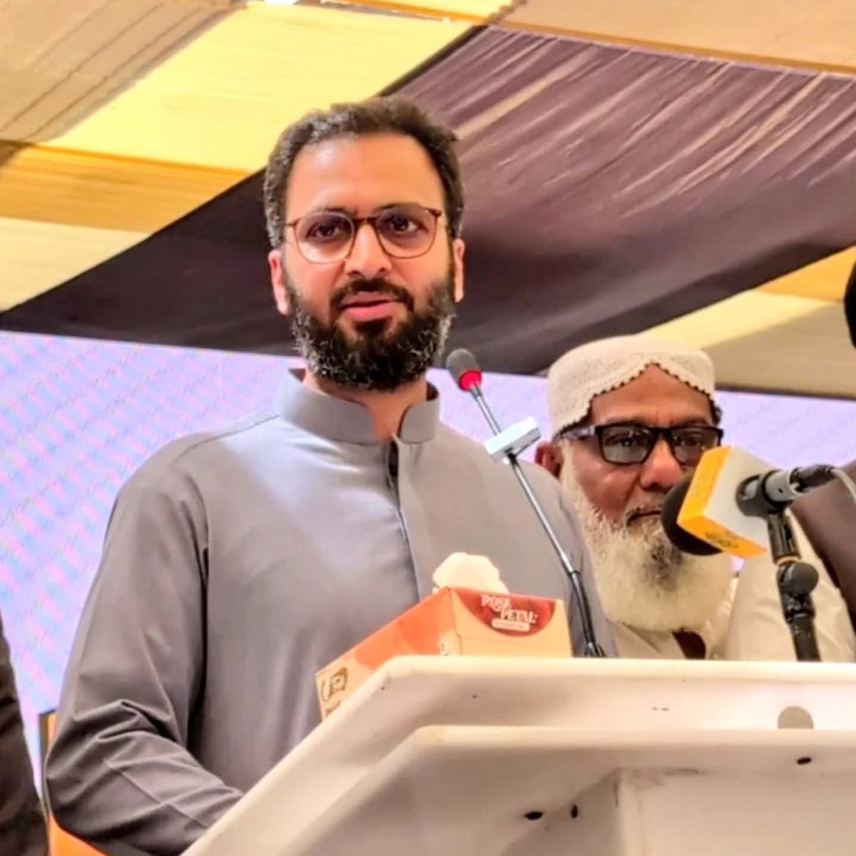 LTP_Official_'s tweet photo. لیاری ٹرانسفارمیشن پروجیکٹ کی تقریب رونمائی سے صوبائی وزیر ناصر حسین شاہ،  پی ایس ٹو چیئرمین بلاول بھٹو زرداری جنید سلیم جیڈی تقریب میں شریک وخطاب کررہے ہیں۔
@BBhuttoZardari 
@JunaidSaleemJD 
@SyedNasirHShah 
@HammadNDKhan https://t.co/1e3xIyotpy