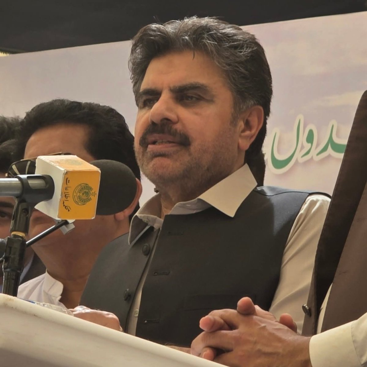 لیاری ٹرانسفارمیشن پروجیکٹ کی تقریب رونمائی سے صوبائی وزیر ناصر حسین شاہ،  پی ایس ٹو چیئرمین بلاول بھٹو زرداری جنید سلیم جیڈی تقریب میں شریک وخطاب کررہے ہیں۔
<a href="/BBhuttoZardari/">Bilawal Bhutto Zardari</a> 
<a href="/JunaidSaleemJD/">Junaid Saleem Jadi</a> 
<a href="/SyedNasirHShah/">Syed Nasir Hussain Shah</a> 
<a href="/HammadNDKhan/">HammadNDkhan</a>