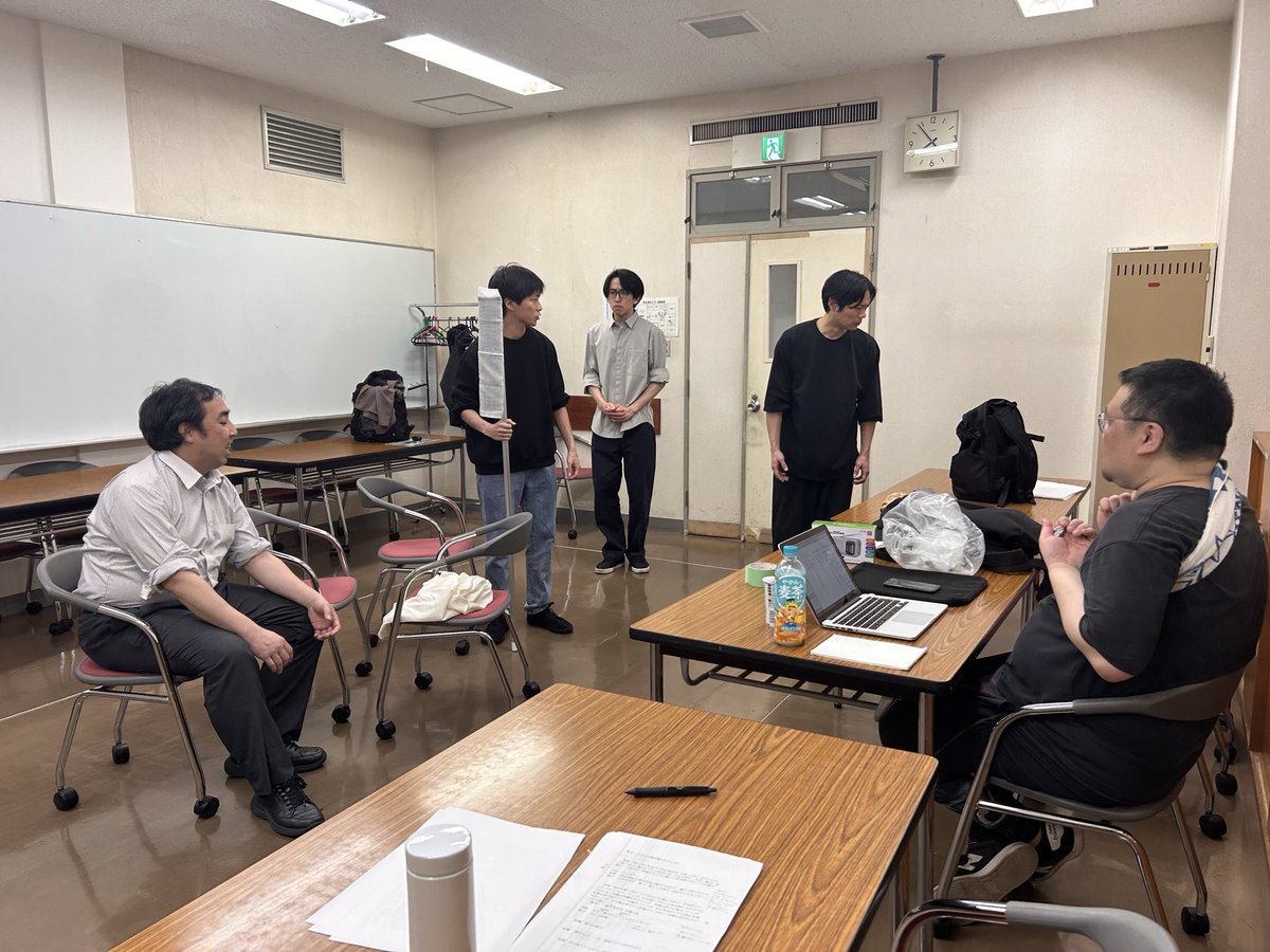 uratairan's tweet photo. そして今日も集中稽古！
あっという間に時間が過ぎてしまう。
有限だから、抜かりがないようにしつかり。

 #GhostNoteTheater
  #アイム・ダウン

ひらと扱い⇒ https://t.co/nEtONh5rkn https://t.co/3nEYOGnpqJ
