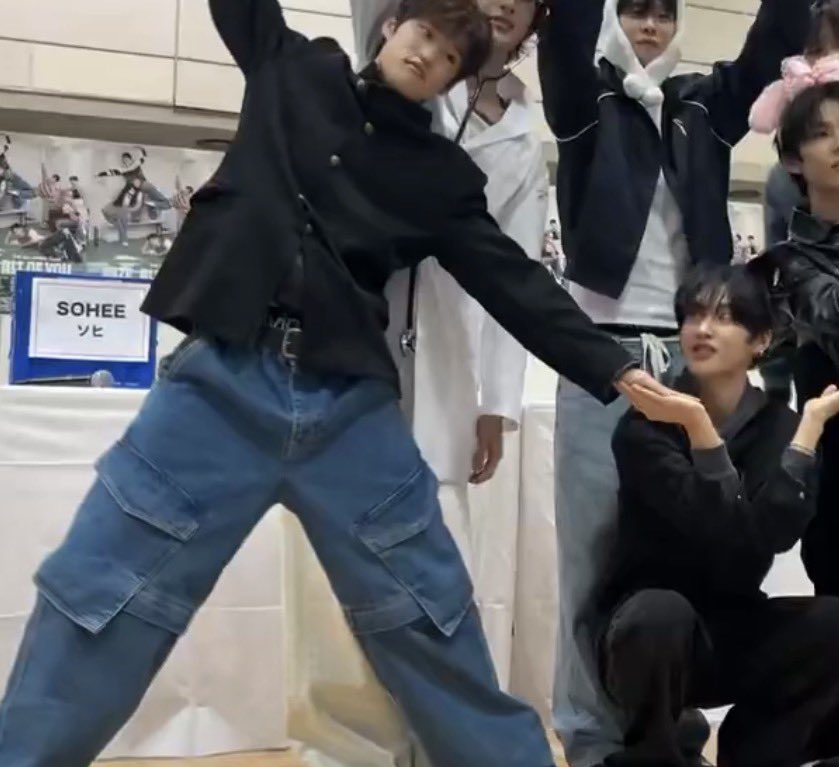 𖾕𖾝꙼ᩚ𛲕𖾟 tweet media