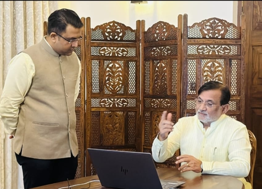 Hon'ble Administrator UT- Shri Praful Patel completes Self-Enumeration (SE) under the Census SE exercise-setting an example for citizens. Residents urged to participate in SE between 5–19 April 2026 to support accurate data collection.#Census2027
<a href="/DamanPublicity/">Department of Information & Publicity</a> <a href="/sujalmayatra/">Sujal Mayatra</a>