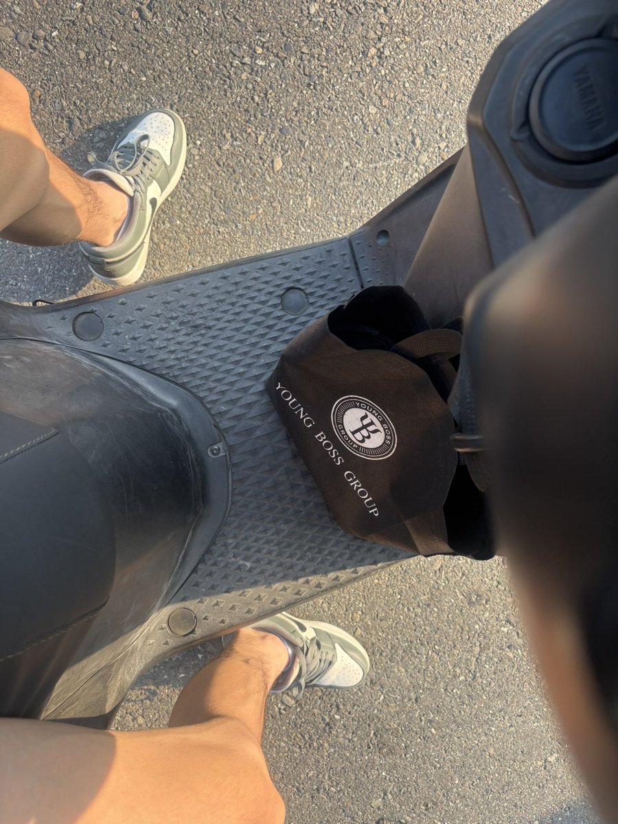 性癮男大 tweet media