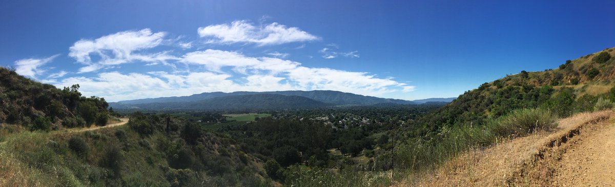 stewthedeluxe's tweet photo. Good morning! Here is a panoramic photo I took in Ojai Valley, CA Enjoy! #photography #nature #hiking #escape #grounding #shelfroad #exercise #vitamind #health https://t.co/0KPiNC2YNl