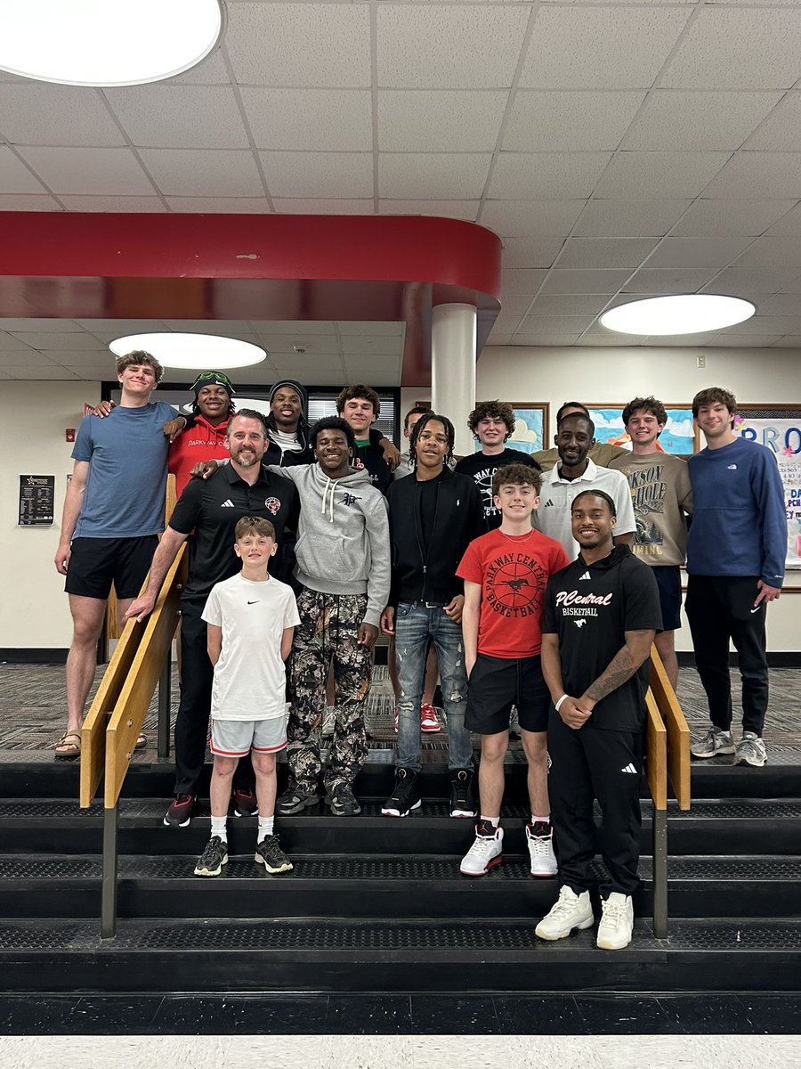 Parkway Central Basketball tweet media