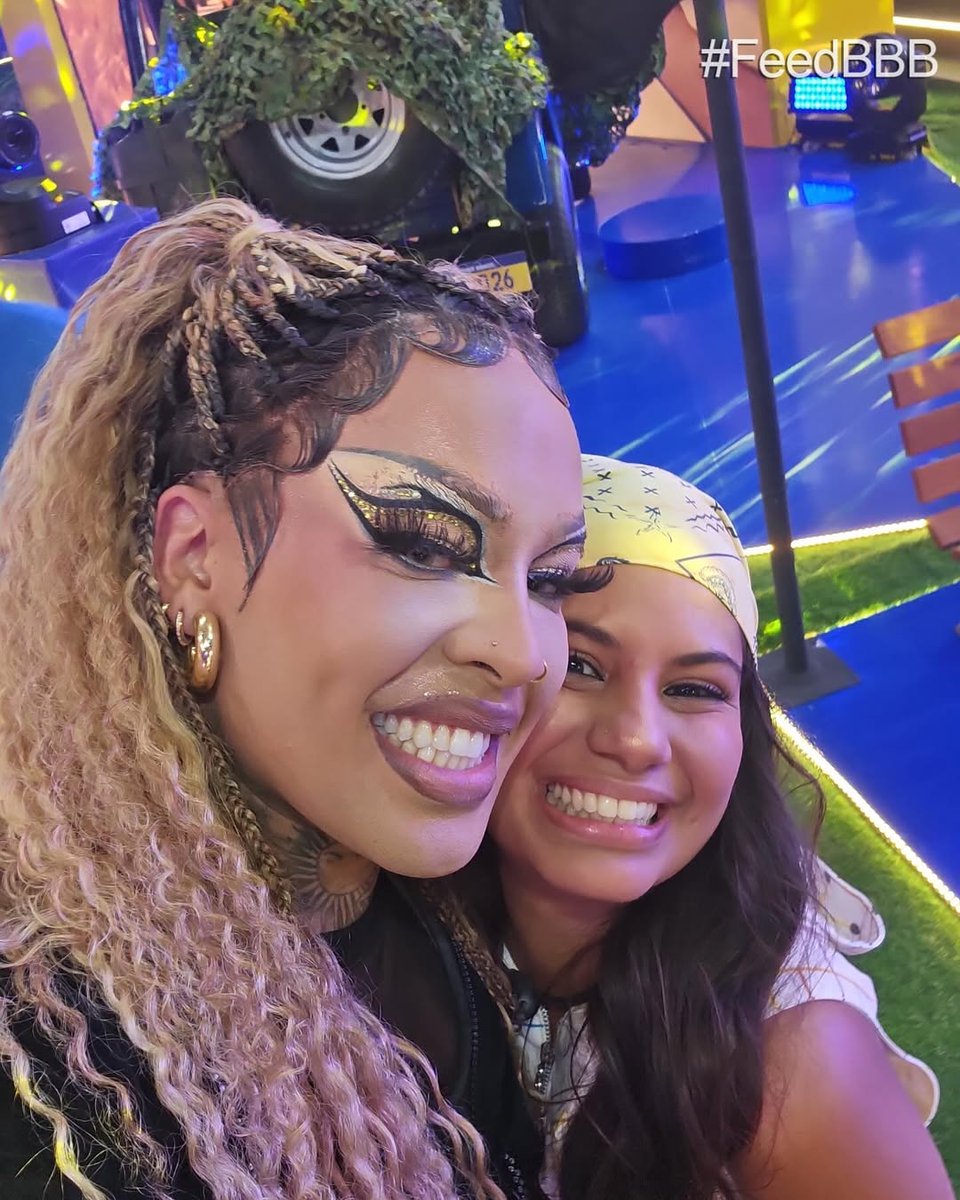 DGabiPanqueca's tweet photo. Momentos da nossa Panquequinha na festa ontem da CVC!!!! #TeamGabi #FeedBBB https://t.co/WlsL4vmn5J