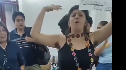 Manifestante zurda que fundió a mi amiga la depiladora.